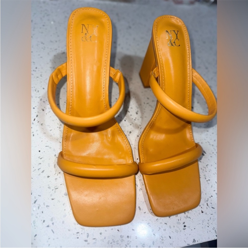NWT New York & Company Bold Orange Heeled Sandals size 11